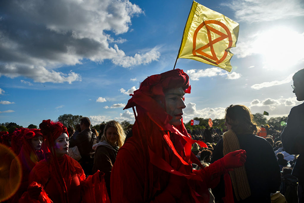 Extinction Rebellion protesters attend the closing ceremony of the protest at Hyde Park. Photo by Alberto Pezzali/NurPhoto via Getty Images