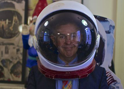 Hamish Thompson dons protective clothing in anticipation of sustained criticism