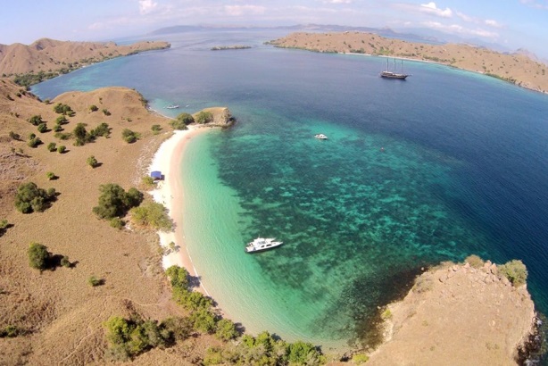 Facebook image from Indonesia Travel of Pink Beach in Komodo Island