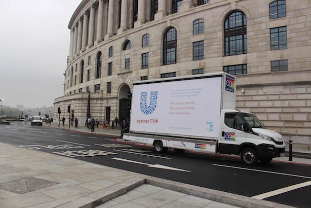 SumofUs billboard: outside Unilever House on London's Victoria Embankment (credit: Mike Harrison)