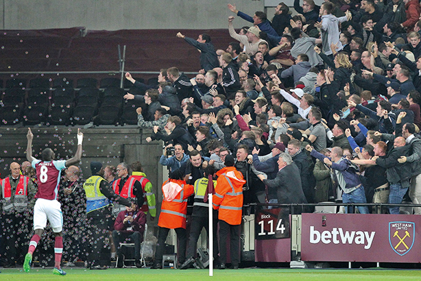West Ham fans taunt Chelsea supporters at the London Stadium on 26 October (©Shutterstock)