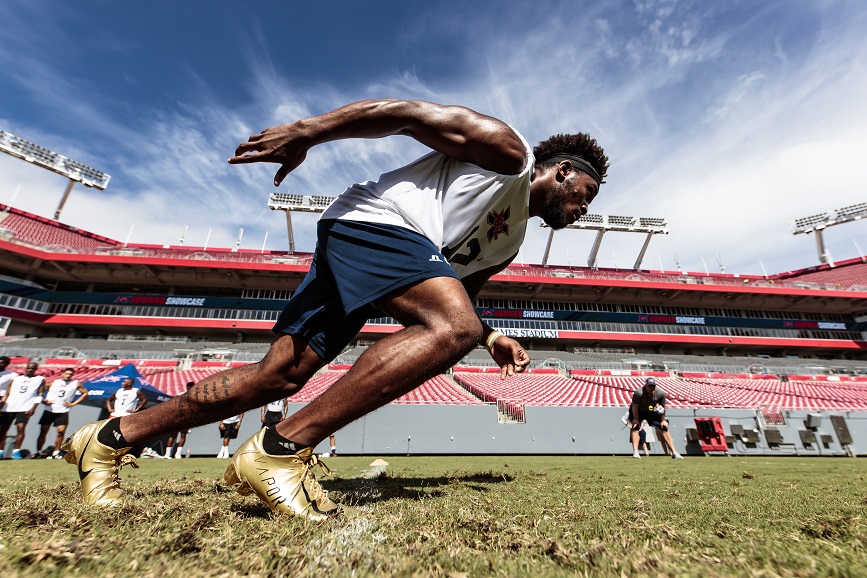Clinton Lynch (RB Georgia Tech 2015-2018) participates in a speed/agility drill at Raymond James Stadium in Tampa.