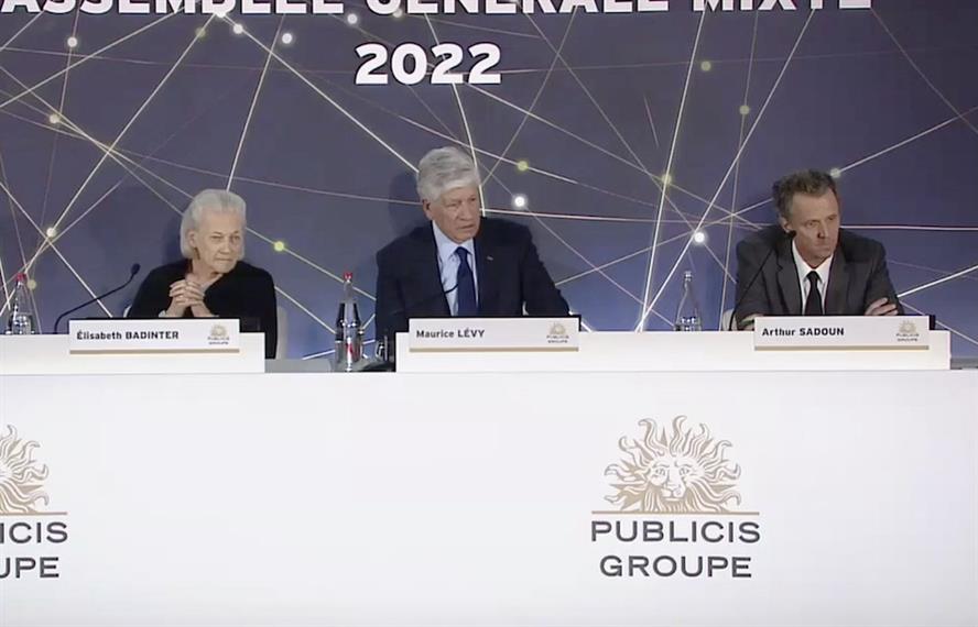 Elisabeth Badinter, the top shareholder in Publicis, with Maurice Levy and Arthur Sadoun at the shareholder meeting