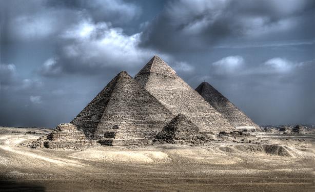 The Giza Necropolis in Egypt. (Image via Wikimedia Commons, by Yasser Nazmi, own work, CC BY-SA 3.0)