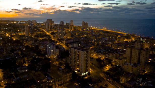 Havana at night. (Image via Wikimedia Commons, By Crisijuan0 - Own work, CC BY-SA 4.0)