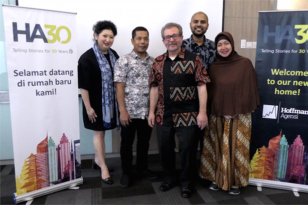 The Hoffman Agensi Indonesia team with founder Lou Hoffman (center)