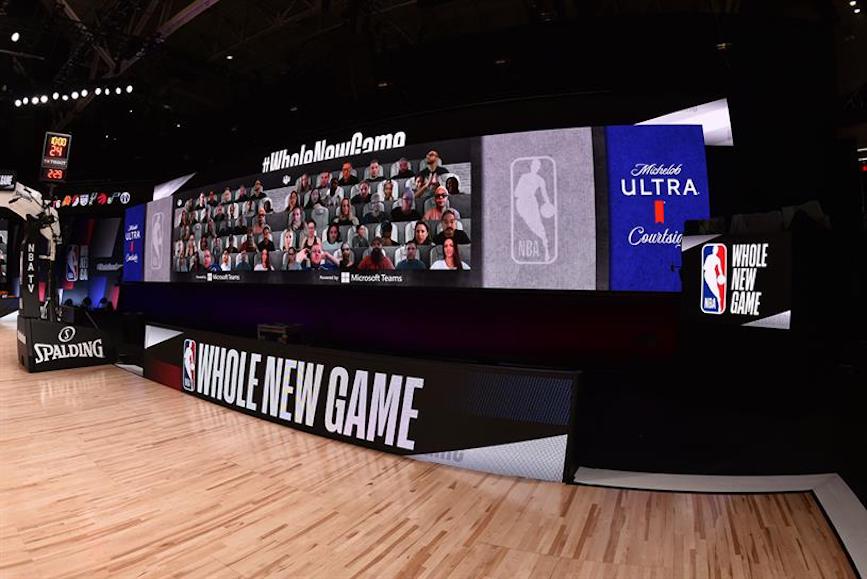 Microsoft: fans will be able to cheer on players live.