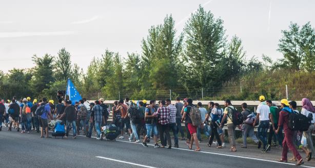 Refugees marching to Austria