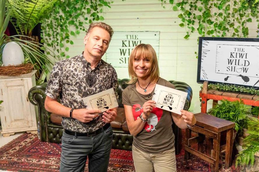 Packham (l) and Strachan reunited to help save the kiwi bird