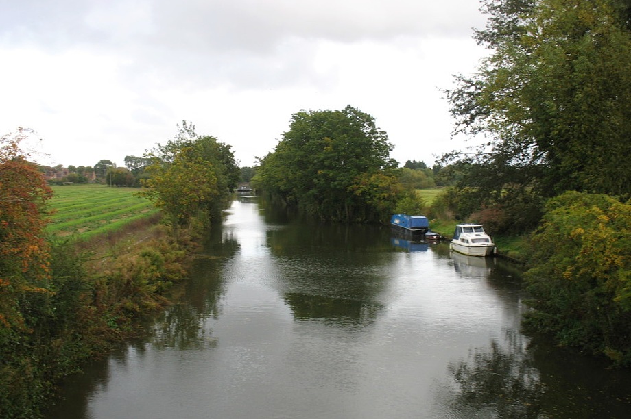 The river Thames near the proposed development site - image: geograph / David Purchase (CC BY-SA 2.0)