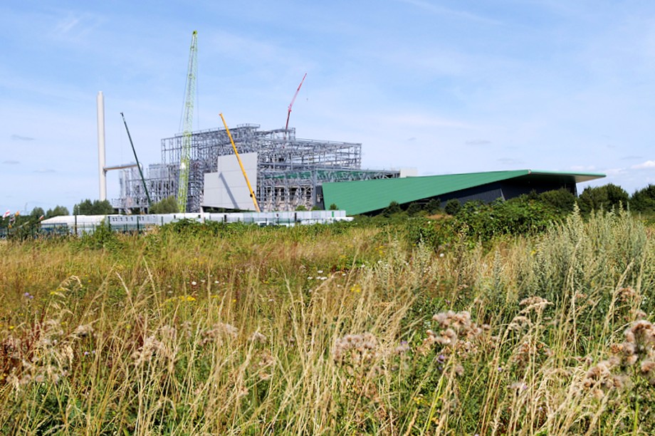Construction of an energy-from-waste plant - image: David Dixon / geograph (CC BY-SA 2.0)