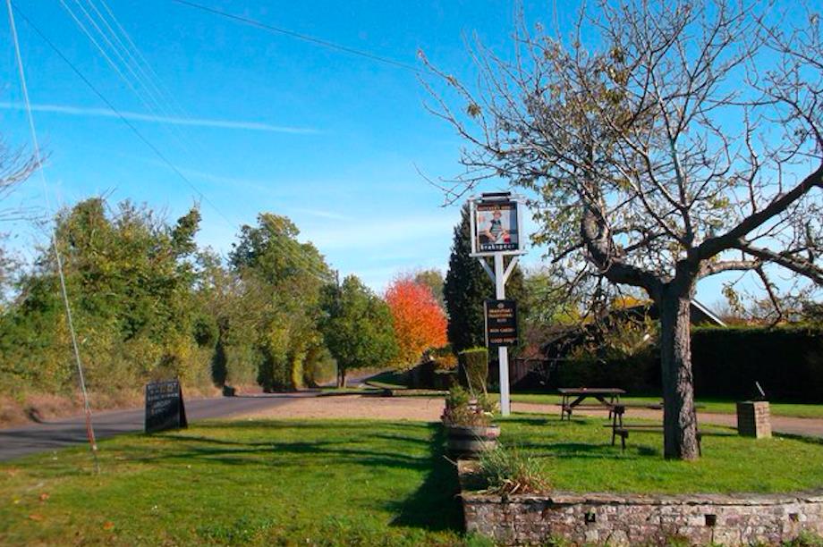 The Butchers Arms near Sonning Common, Oxfordshire (Pic: Geograph.org, by Des Blenkinsopp, CC BY-SA 2.0)