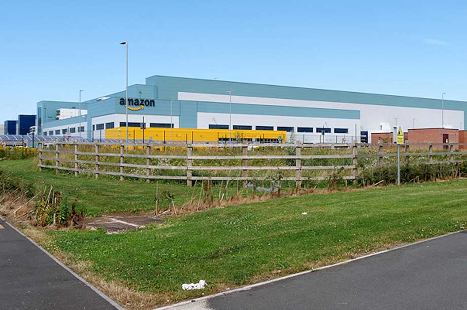 The existing Amazon warehouse at the Omega park (pic: cc-by-sa/2.0 - © David Dixon - geograph.org.uk/p/6207427)