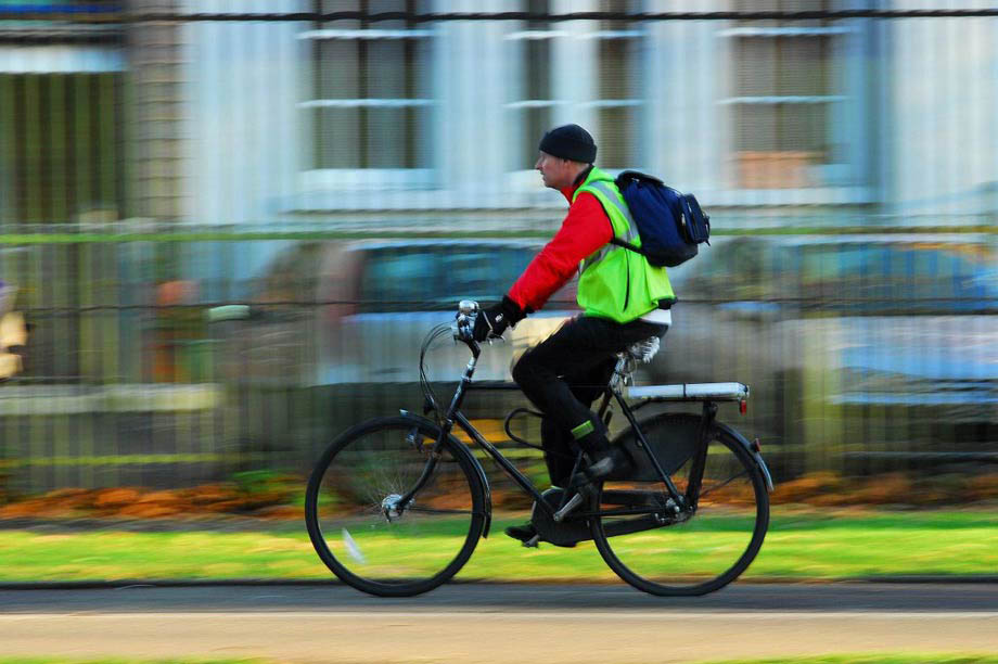 Cycling: workplaces should be easily reached by bicycle or foot from the surrounding community, report says