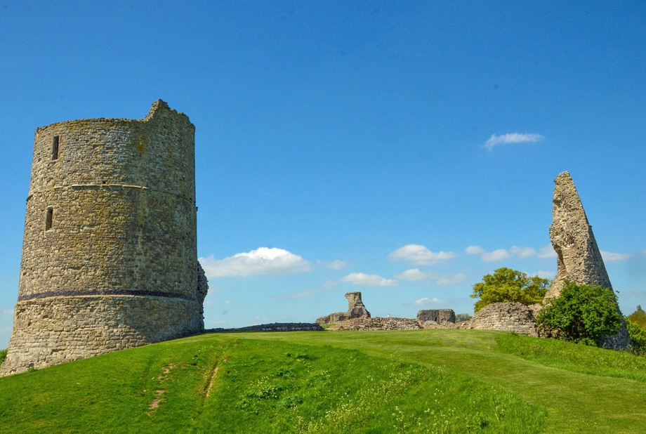 Hadleigh Castle in the borough of Castle Point. Image by Bex Foreman, Flickr