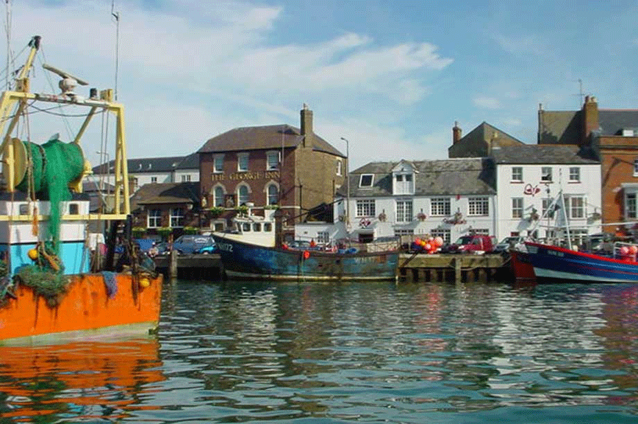 Weymouth Harbour (pic: cc-by-sa/2.0 - © Ian1000 - geograph.org.uk/p/221919)