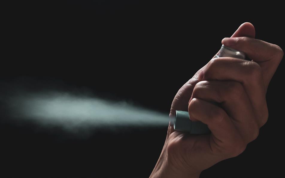 Triple inhalers in COPD: no outcome disadvantage with low-carbon option,  study suggests | MIMS online