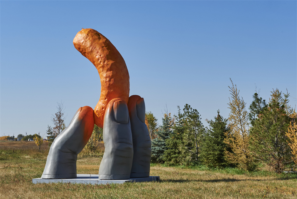 cheetos_erects_a_statue_celebrating_cheetle_3212