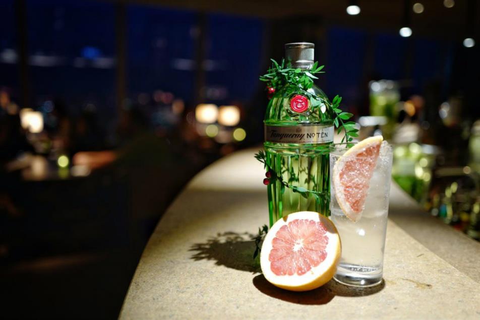 Tanqueray stages treehouse drinking experience