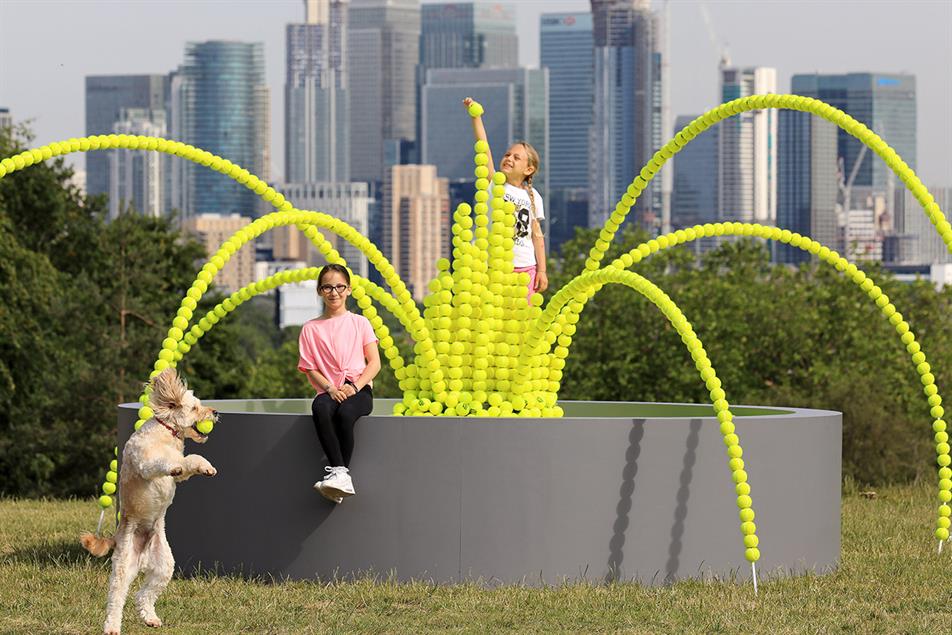WaterAid: tennis-themed stunt