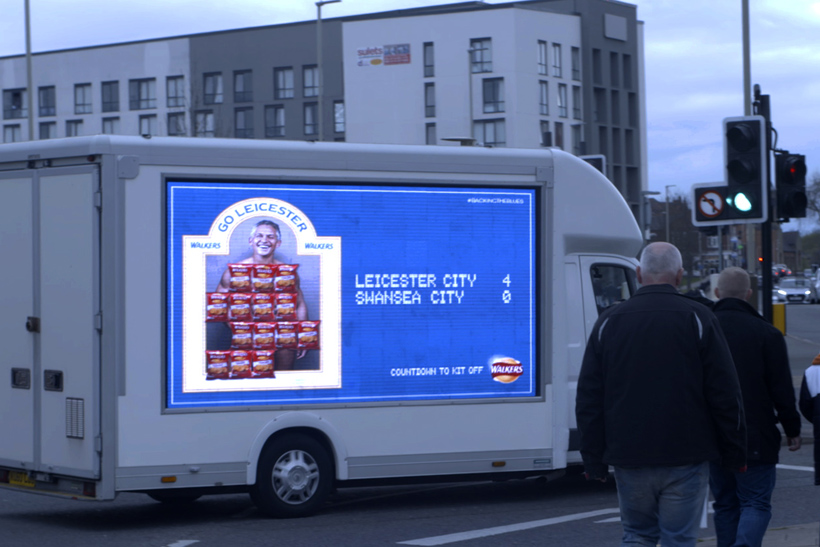 Walkers to reveal Gary Lineker's pants on digital screens if Leicester City wins the league