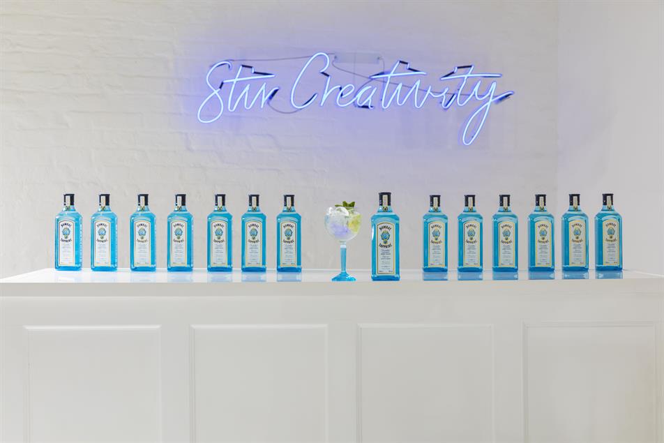 Bombay Sapphire creates live art experience to celebrate creativity in cocktail-making