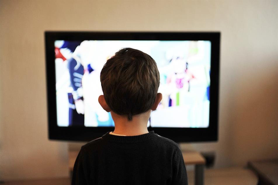 Commercial TV and internet use linked to childhood obesity, study finds