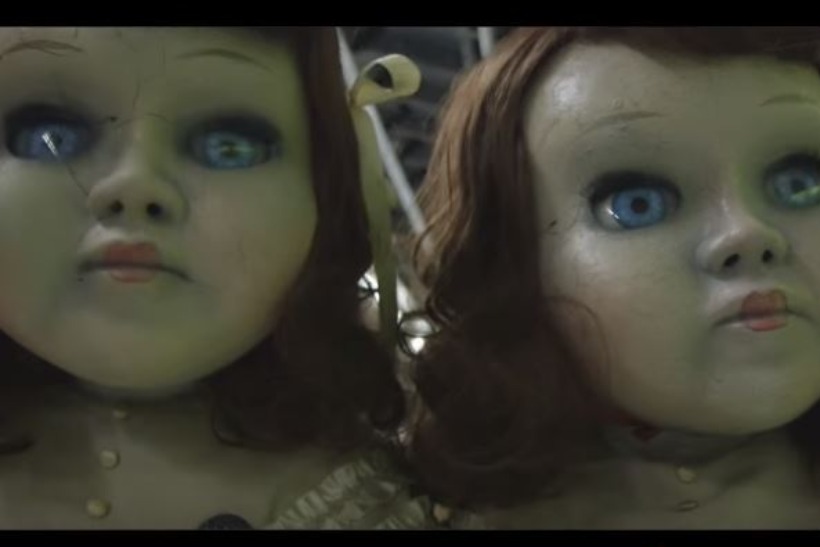  Spooky-eyed lifesize dolls stalk London underground in Derren Brown stun