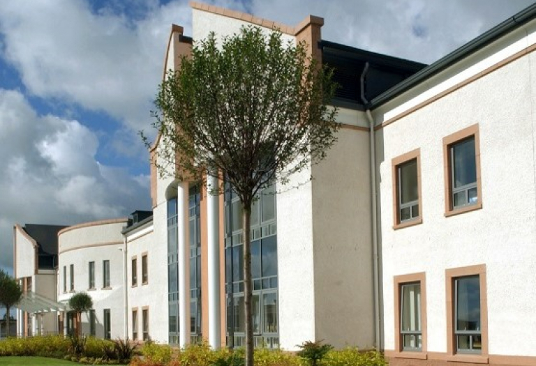 Hospital cuts PFI support services