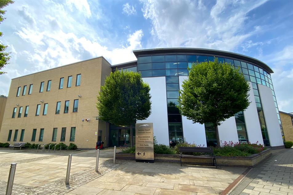 Council approves plans for 1,000 homes on greenfield site subject to £