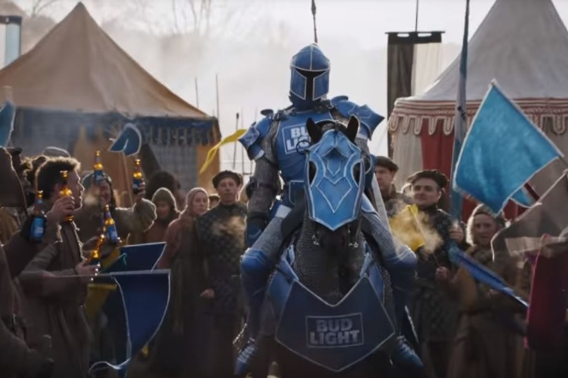 Ondartet tumor Vind Mirakuløs How Bud Light's 'Dilly Dilly' fantasy world overthrones marketing a reality  | Campaign US