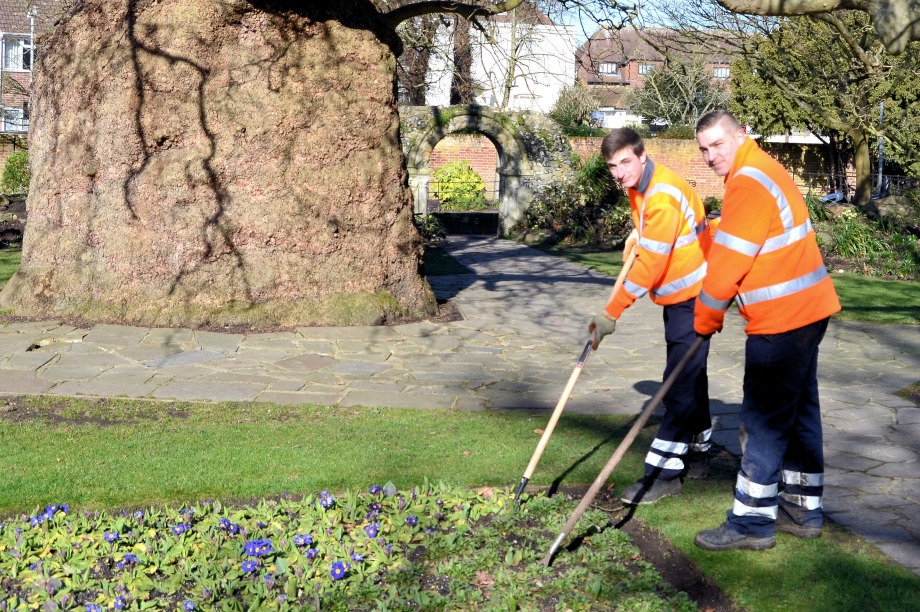 Serco takes on two new parks and gardens apprentices in Canterbury